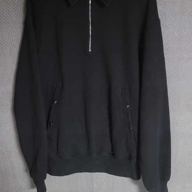 이스트로고 스웻셔츠