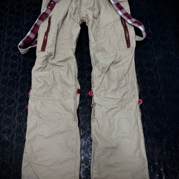 “Vintage” Y2K Mood Check Detail Cargo Be