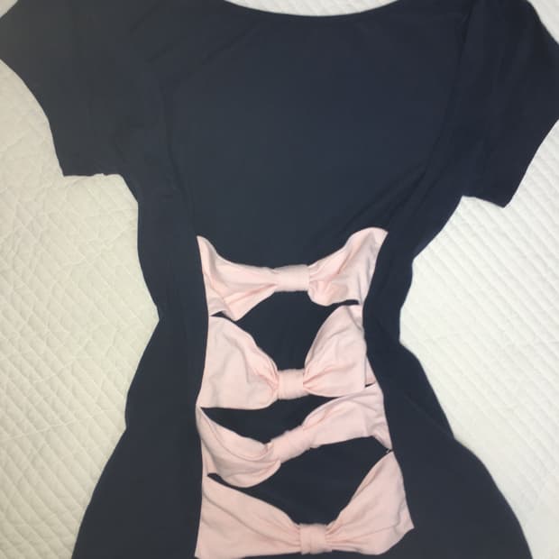 공홈 품절) Subdued Bows T-shirt 섭듀드 보우 티셔츠