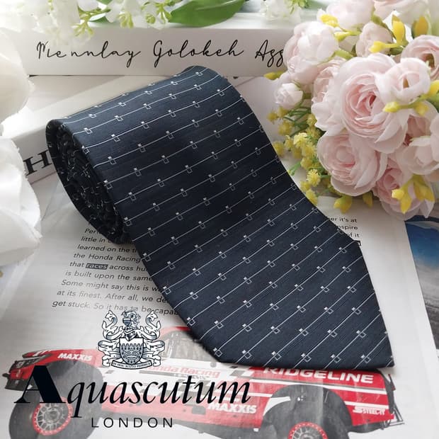 아쿠아스큐텀 실크 네이비 패턴 넥타이 9.9cm A+~A등급 K2241