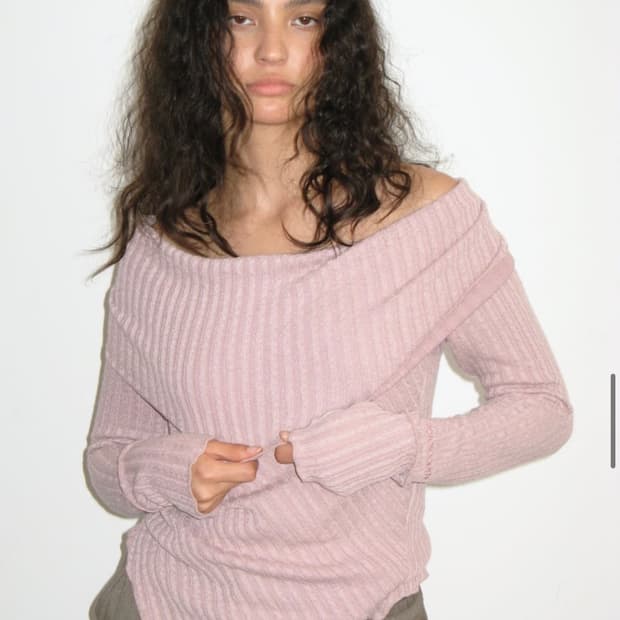 폴리수엠 오프숄더