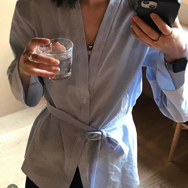르애 로브 블루 스트라이프 셔츠