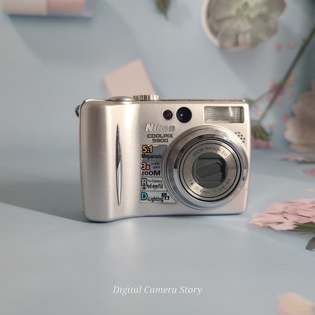 니콘 쿨픽스 5900 디카 (빈티지 카메라)