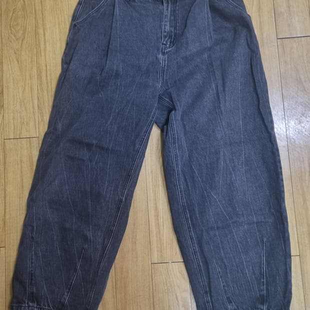 엑스톤즈 일라이 크랙 데님팬츠 다크그레이