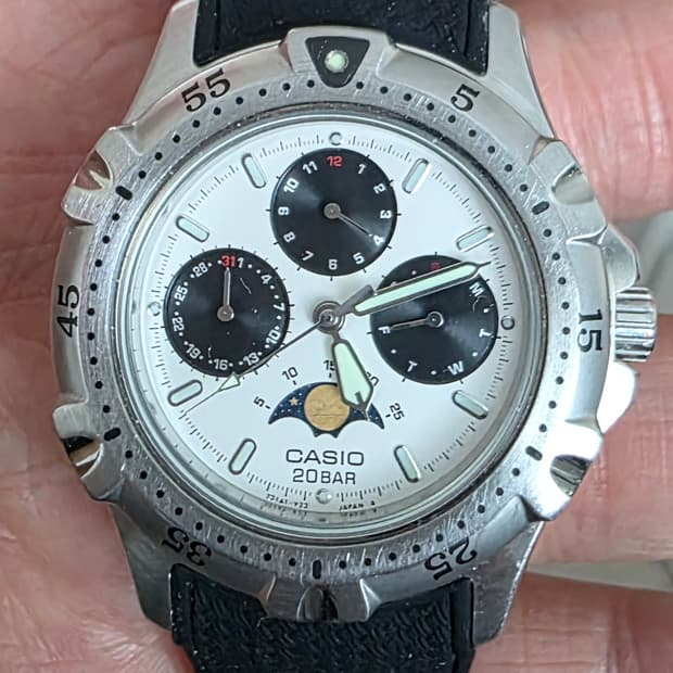 카시오 (CASIO) 마린 트리플 캘린더 문페이스 다이버 새치시계