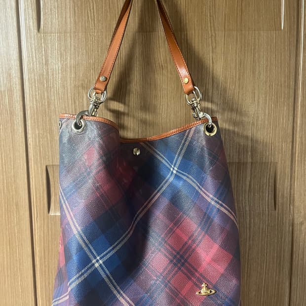 비비안웨스트우드 타탄체크 숄더백
