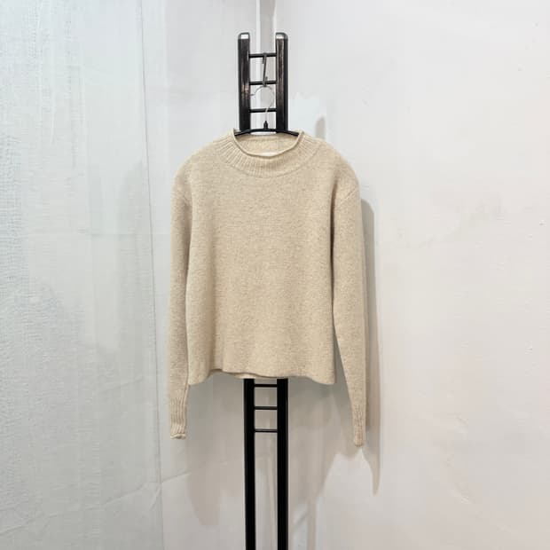 (S)어몽 among 라운드 긴팔니트 4098