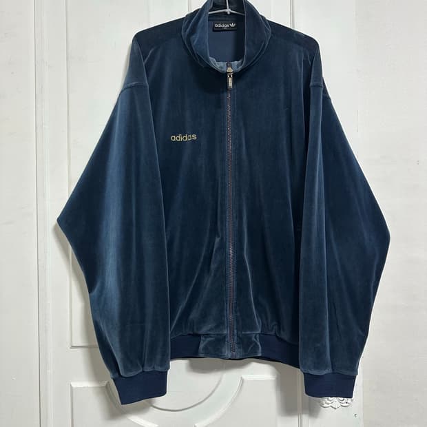 아디다스 올드스쿨 벨벳 트랙탑