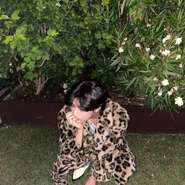 [뷔 착용] 에디슬리먼 셀린느 AW22 알파카 레오파드 코트