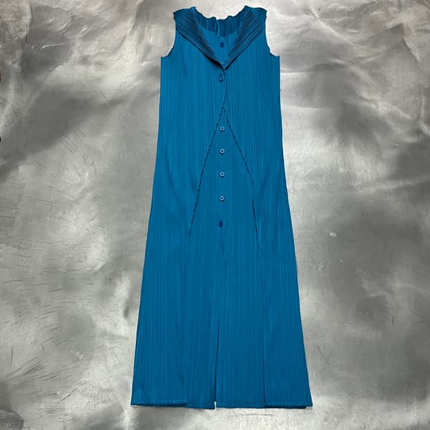  플리츠플리즈 버튼 플리츠 슬리브리스 원피스 y14866