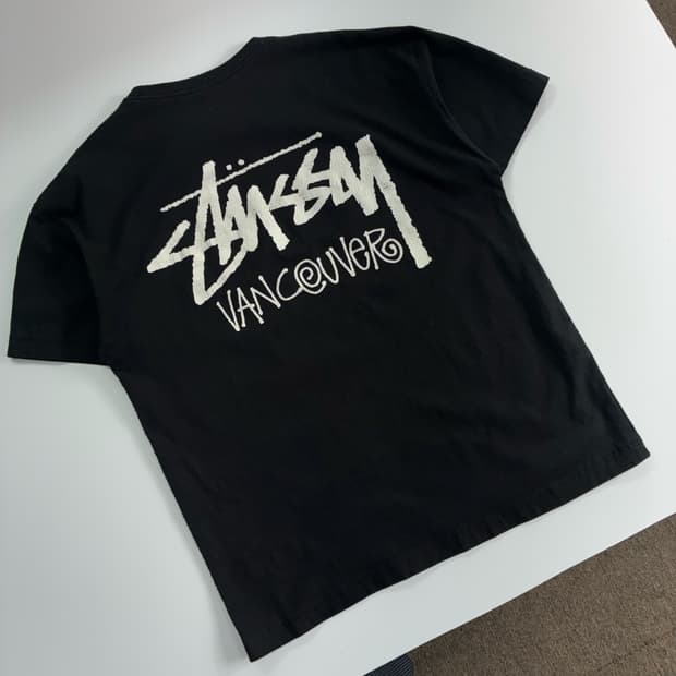 Stussy  스투시 벤쿠버 코튼 블랙 반팔 티셔츠 