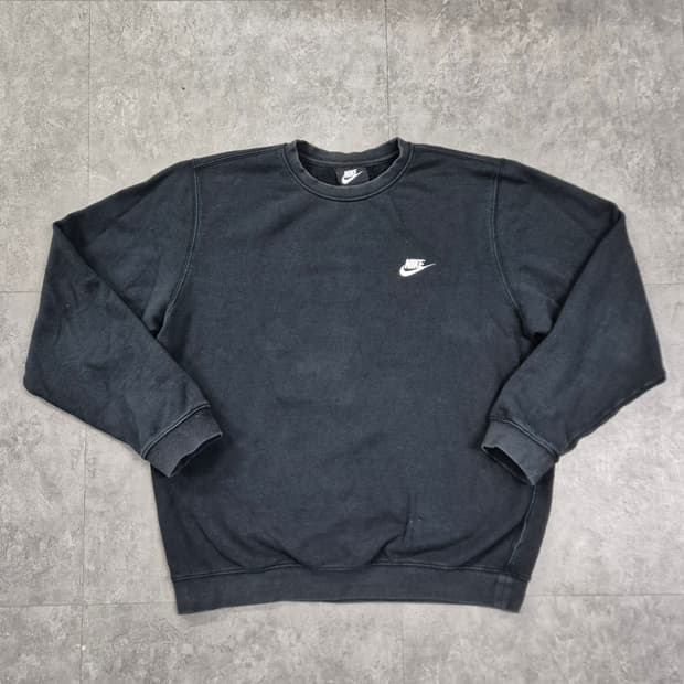 NIKE 맨투맨