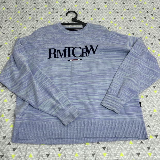 로맨틱크라운 니트