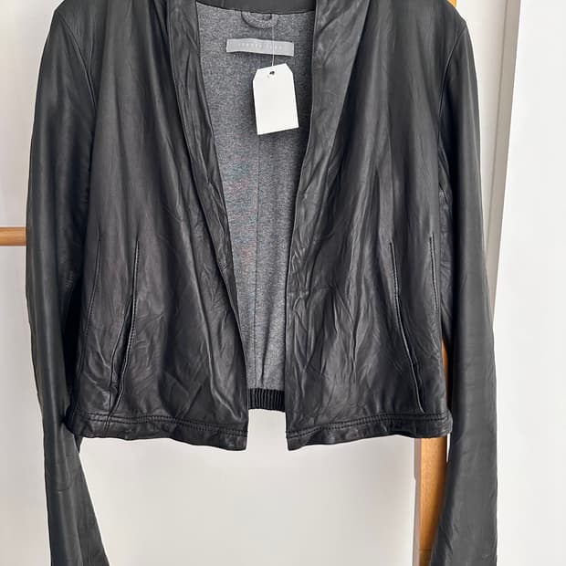 띠어리 럭스 양가죽자켓