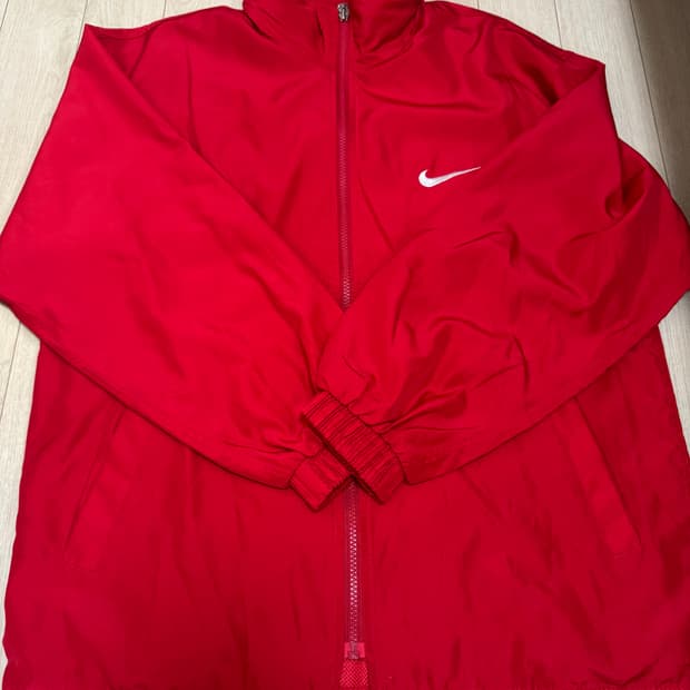 나이키 솔로스우시 바람막이 