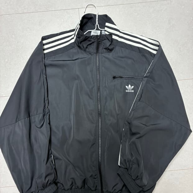 아디다스 트랙탑 