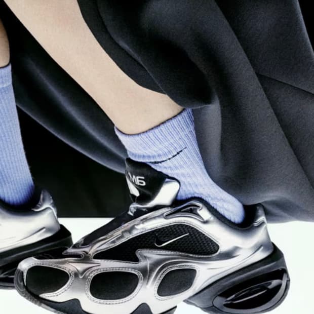 나이키 에어맥스 뮤즈 블랙 앤 메탈릭 실버 W250