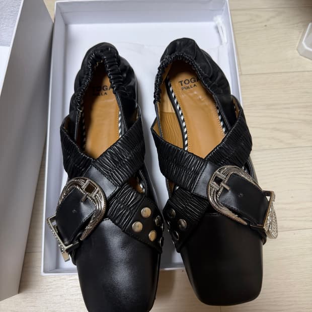 [39] 사이즈착오로ㅠ 다시팔아요