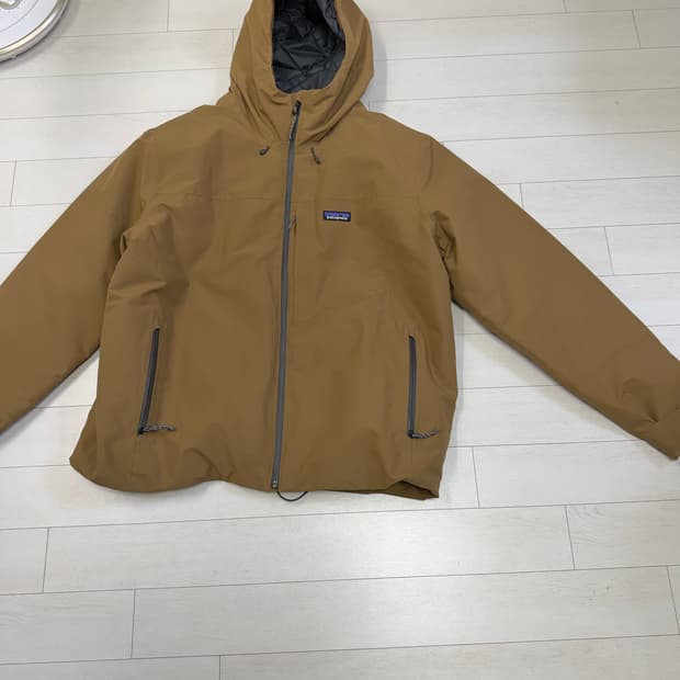 파타고니아 멘즈쉐도우 L 사이즈  상태 8.3/10  사진찍고 절대 안입