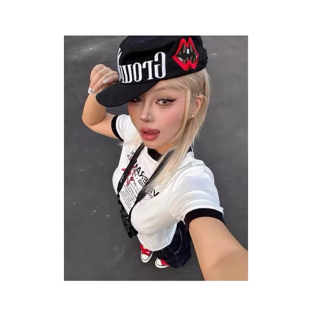 오피움 스타일 자수 캡 (블랙/화이트) 