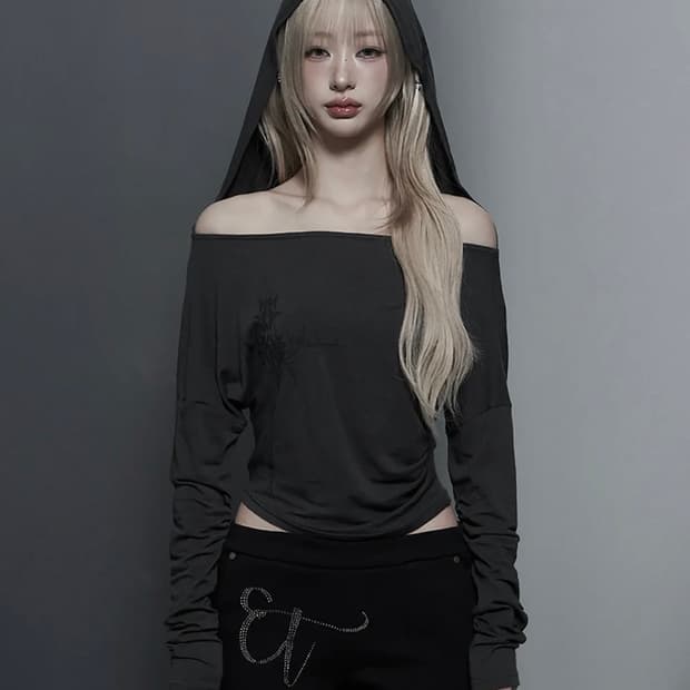 에트오소메 레터링 후디드 슬림핏 롱슬리브 탑 블랙 Free