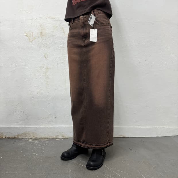 Oriens by 저널스탠다드 브라운 워시드 데님 컷오프 슬릿 롱 스커트