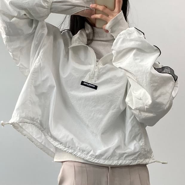 배드블러드 크롭 바람막이