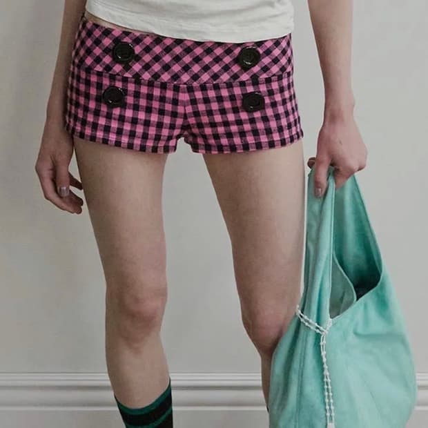 sculptor emo ginghm micro shorts pink