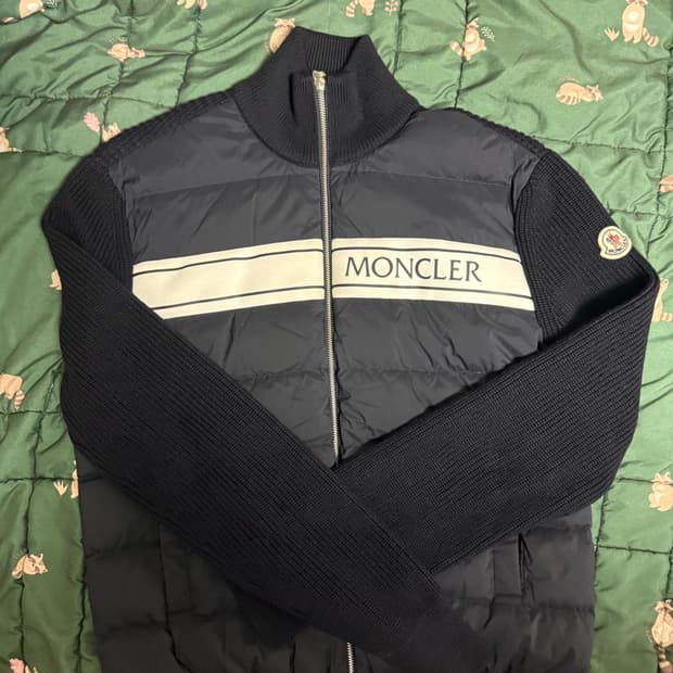 몽클레어 라이닝 니트패딩 L 민트급 판매합니다 