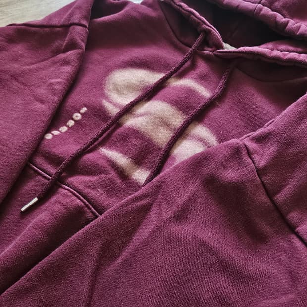 소라노 버건디 후드티