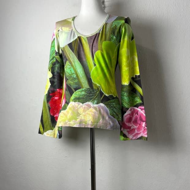 오일릴리 롱슬리브