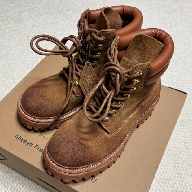 야세 1990 코만도솔 스웨이드 부츠 베이지 240