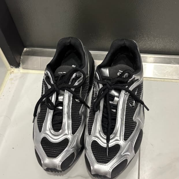 나이키 에어맥스 뮤즈 235