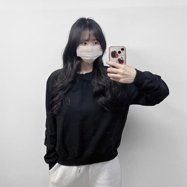 마뗑킴 루빅 큐브 맨투맨 블랙