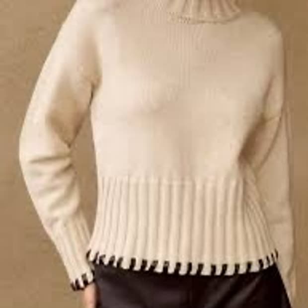 아이보리 스티치 니트