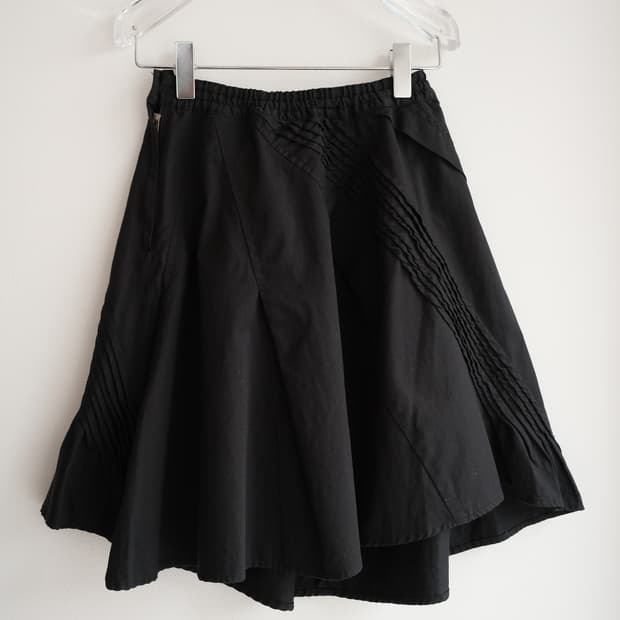 Tuck detailed skirt
