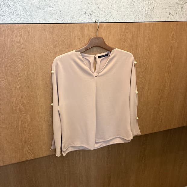 질스튜어트 긴팔 블라우스 비즈 브이넥 디테일 라벤더 k465