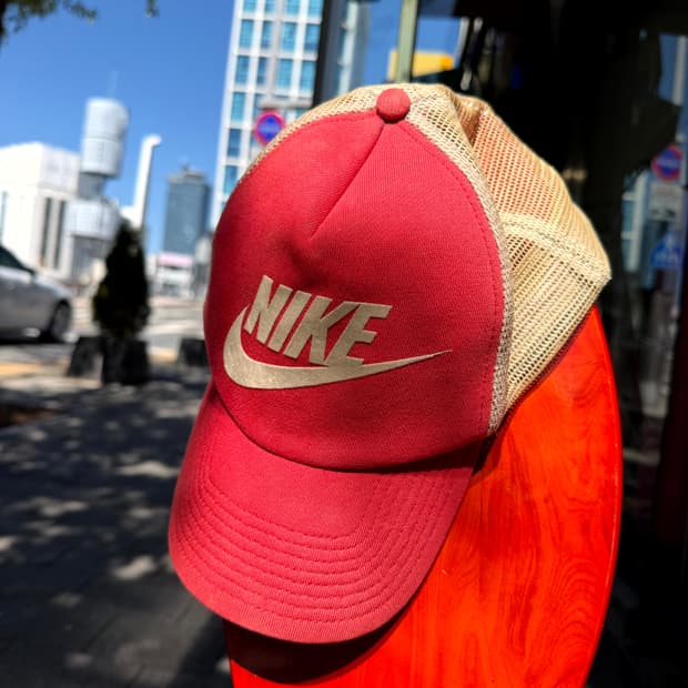 Vintage Nike Mesh Trucker Cap