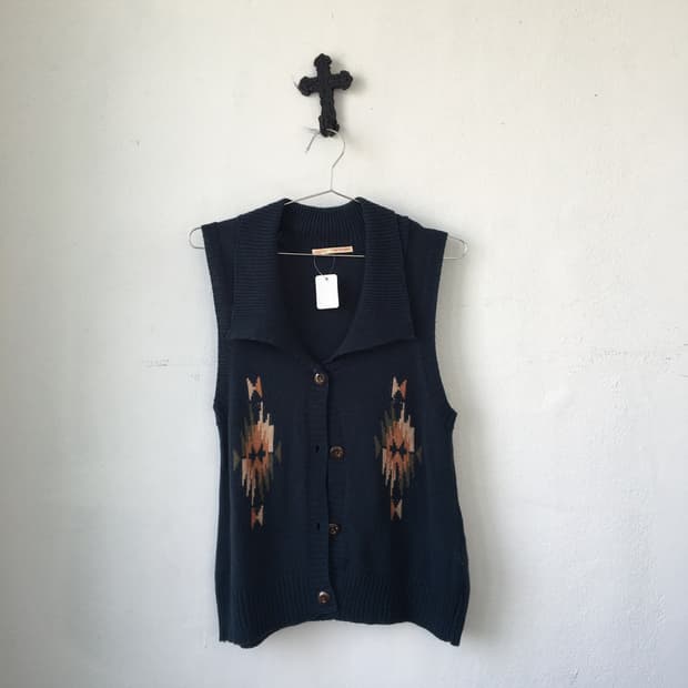 Navaho pattern knit vest