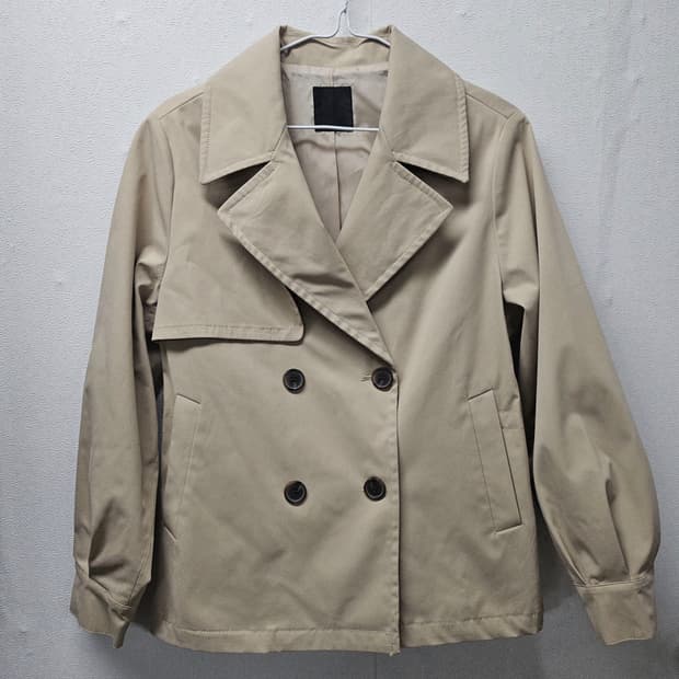 OZOC  베이지색 더블 버튼 숏 트렌치 코트 M