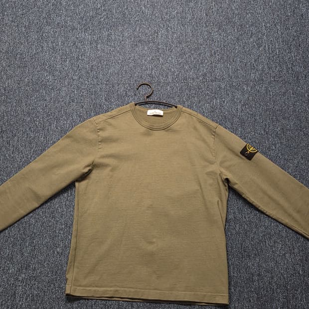 스톤아일랜드 롱슬리브 카키