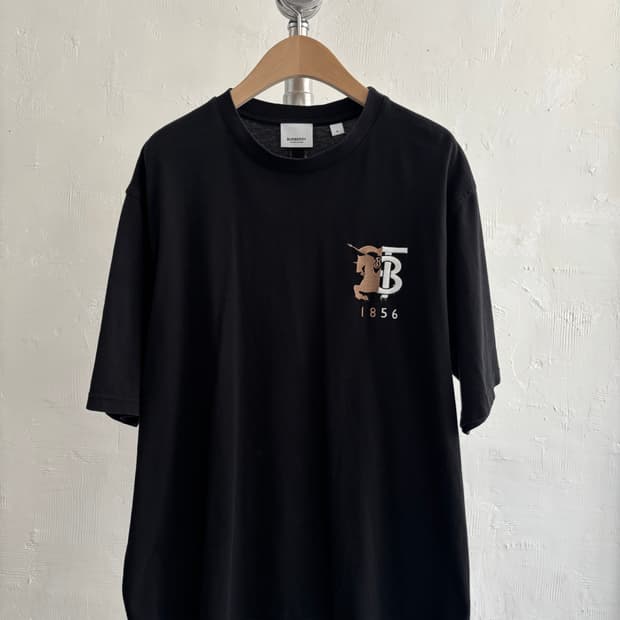 Burberry 버버리 20SS 신형 컨트라스트로고 그래픽 코튼 티셔츠