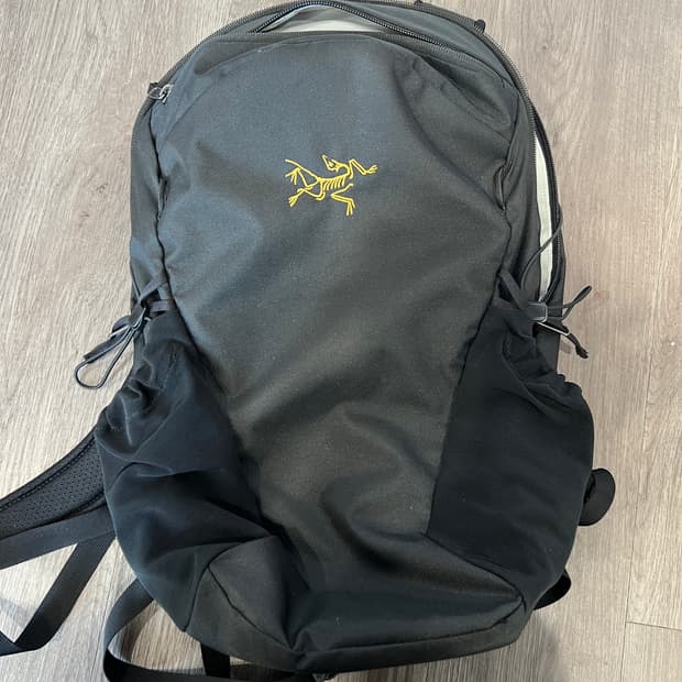 아크테릭스 맨티스 16 블랙 백팩