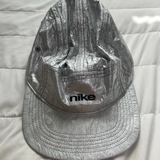 나이키 캠프캡 실버