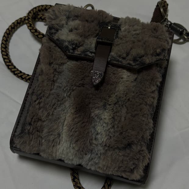 앤더슨벨 시몬스 퍼 크로스백