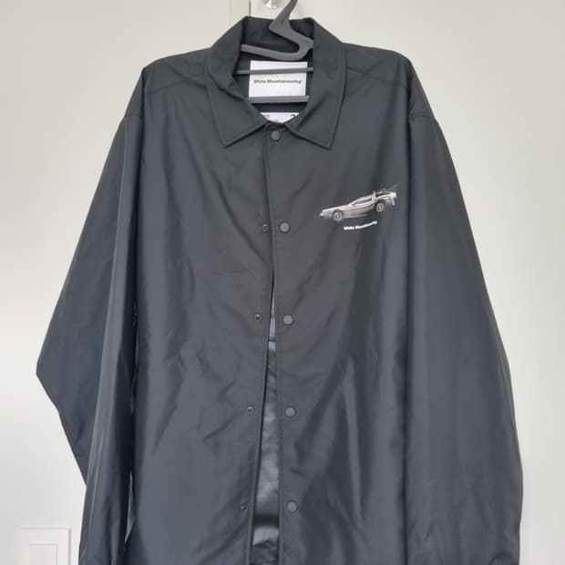 The White Mountaineering Delorean 코치자켓