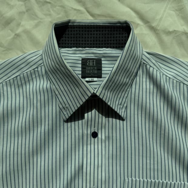 블랙버튼 스트라이프 셔츠