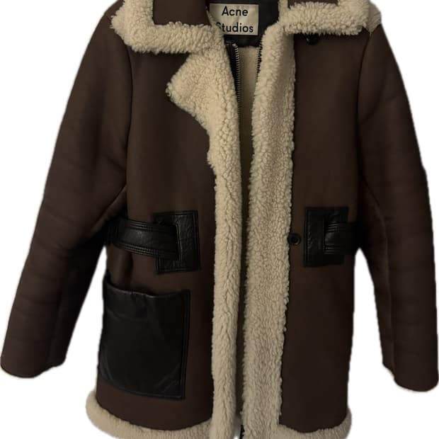 Acne Studios 무스탕 코트