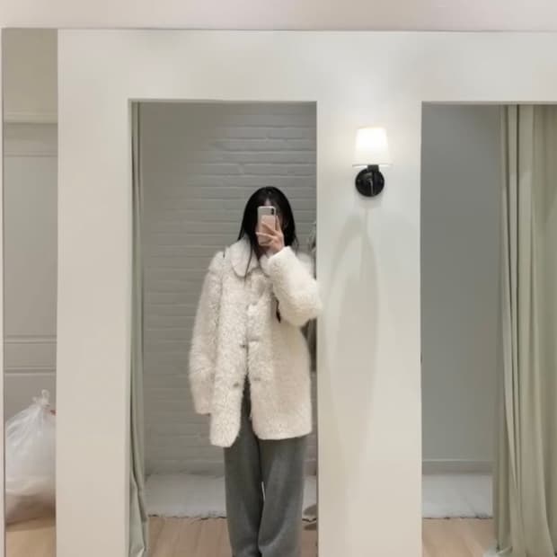 (새상품)누아누아 캐롤 퍼 하프코트