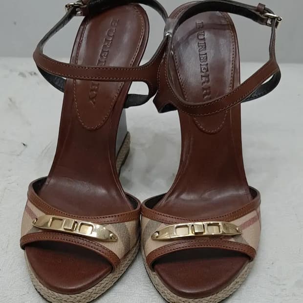Burberry 버버리 샌들힐